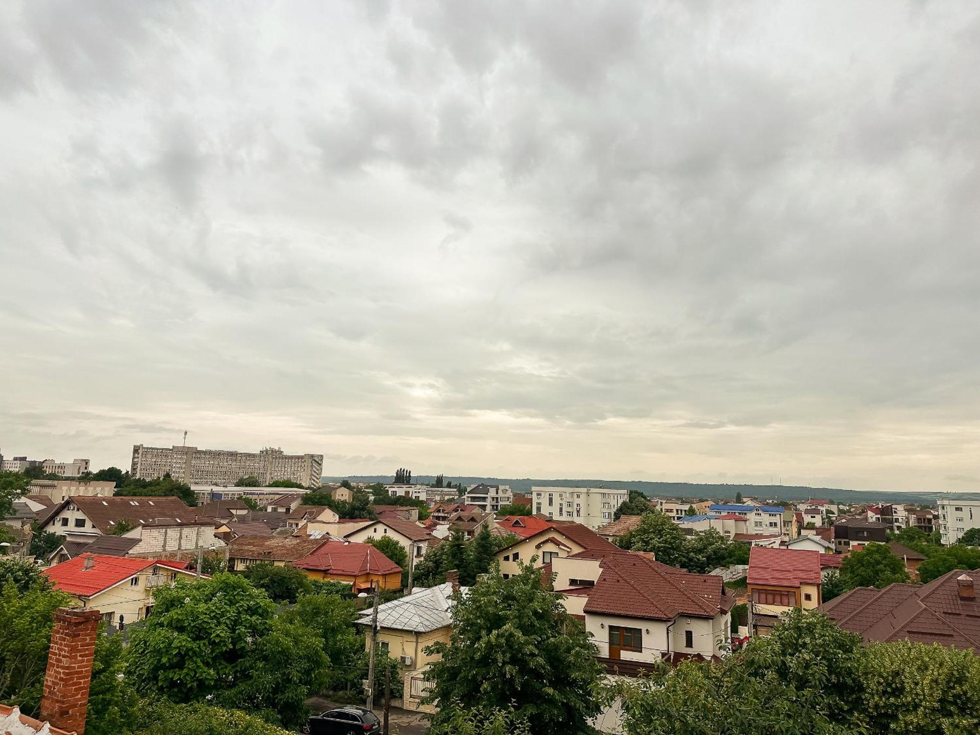 The Royal - Studio With Balcony & Panoramic View Craiova Esterno foto