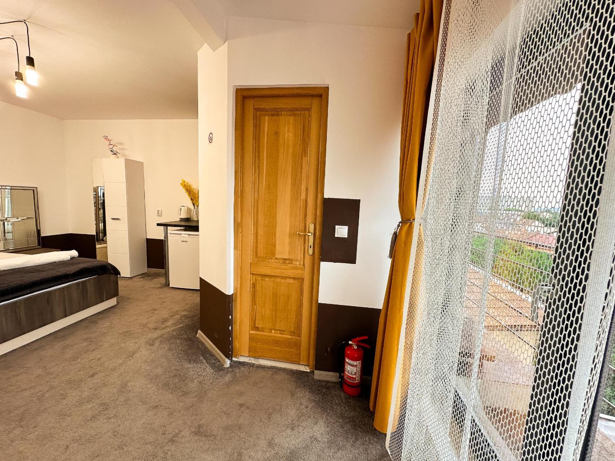 The Royal - Studio With Balcony & Panoramic View Craiova Esterno foto
